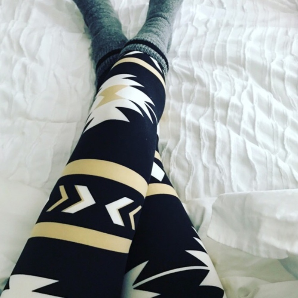 Black Geometric Print Leggings in Cream